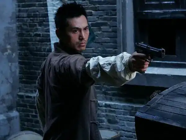 刘聪好像小时候看的电视剧五号特工组里面的何坚