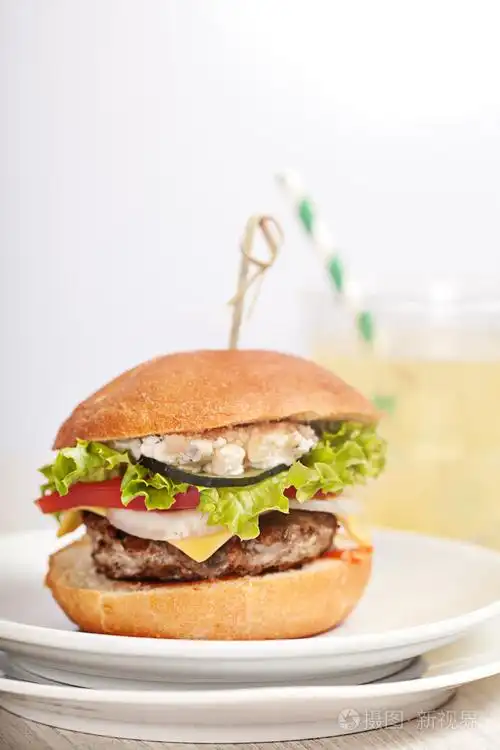 新鲜田园脆鸡堡餐