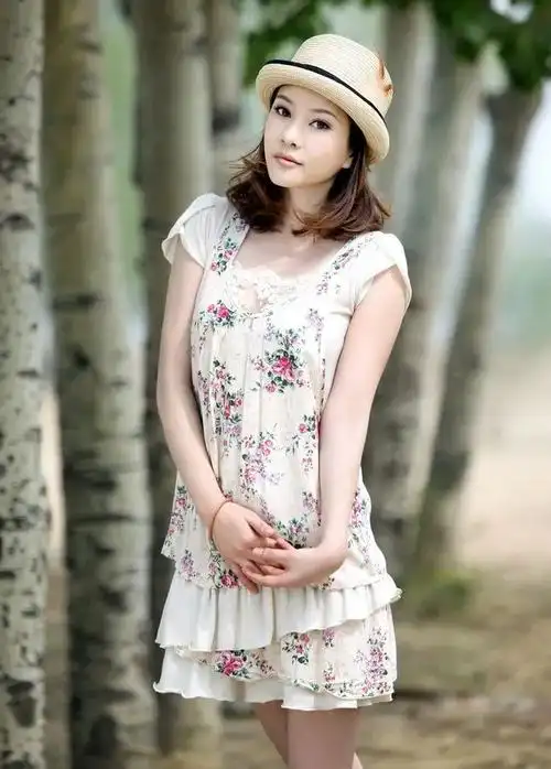 侯耀文的妻子袁茵照片(她是侯耀文的二婚娇妻,红杏出墙爱上徒侄,被独