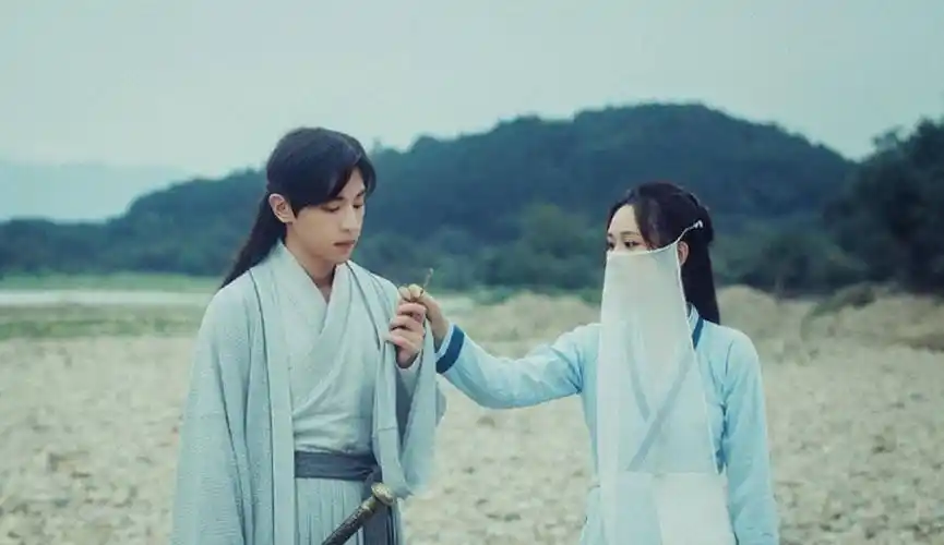 4岁男孩因为长得像邓伦而走红,妹妹也撞上了杨紫,网友:等你十八年_单