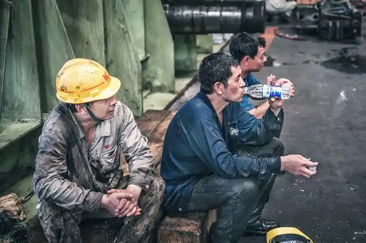 工厂记事·劳动者40 - 祎璠 - 图虫网 - 优质摄影师交流社区