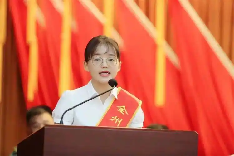 巴东一90后获"湖北青年五四奖章"_陈娟点_工作_老百姓