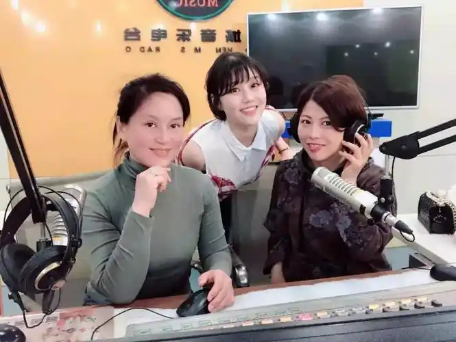 打开听见广播app搜索订阅自己喜欢的节目和主持人,不仅能听到熟悉的