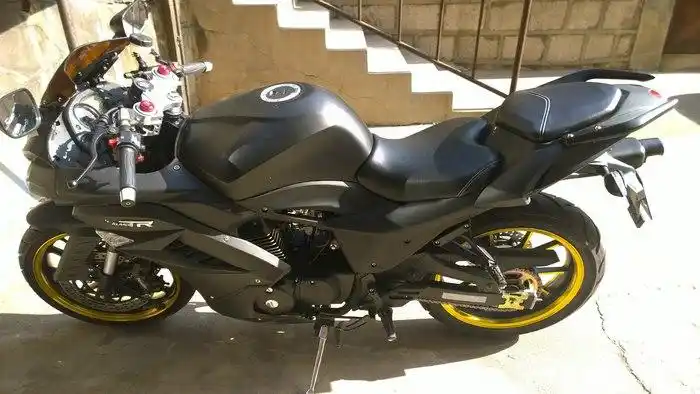 新人处女贴新陵r2地平线双缸水冷250提车作业