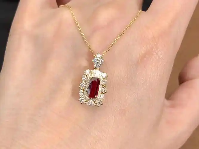 明价18k金红宝石吊坠