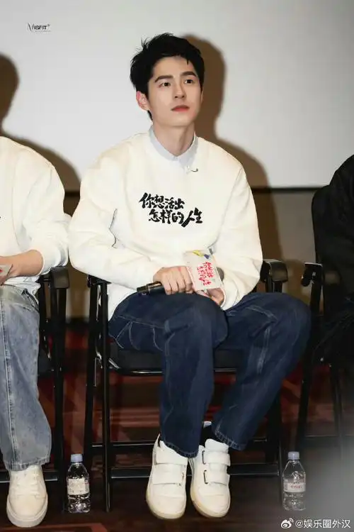 又幸福了少年什么时候你也给粉丝朋友来个to签#刘昊然晒to签亲笔画