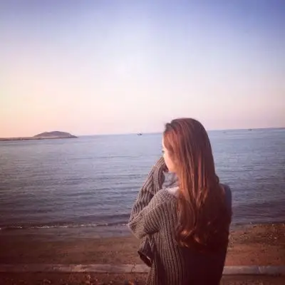 2019背影头像女生唯美侧脸或戴帽子 很不服气却又无能为力