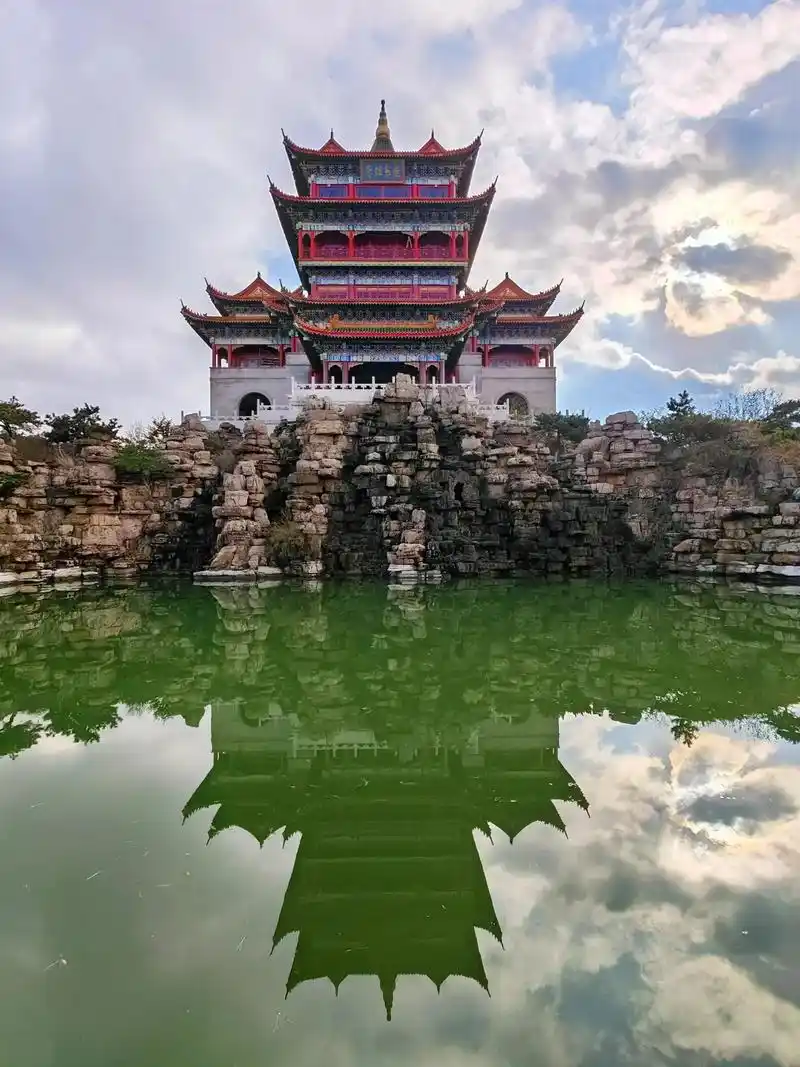 蓬莱三仙山.三仙山～指的是古代神话传说中"蓬莱,方丈,瀛洲" - 抖音