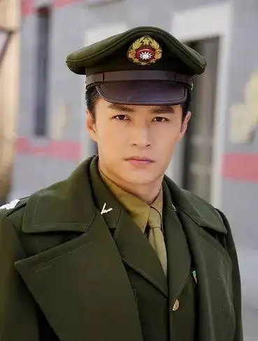 专访郑国霖丨皇帝专业户民国版霸道总裁和军装男神了解一下