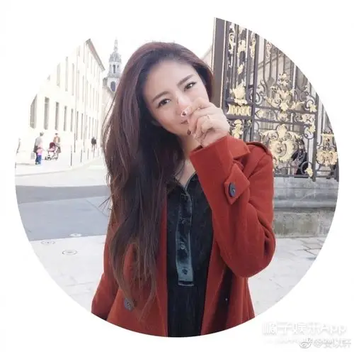 比心狂魔安以轩做个美甲都是爱你的形状