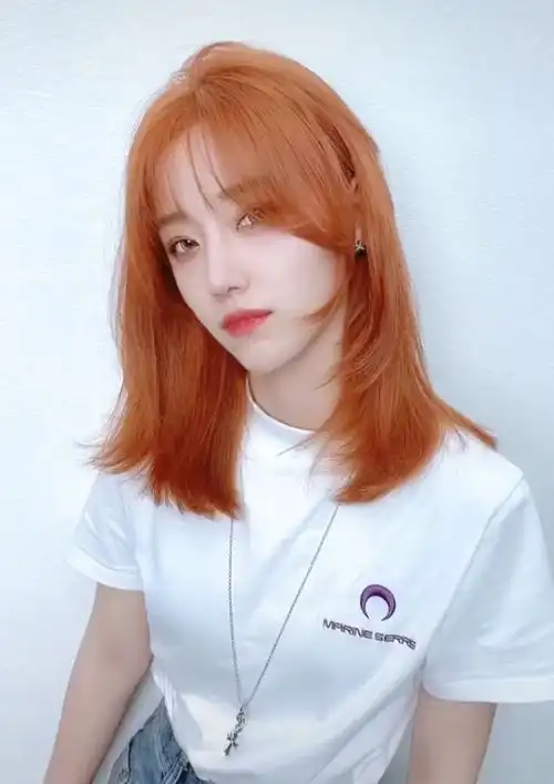 那么今天为你们介绍一款#橙色#的头发