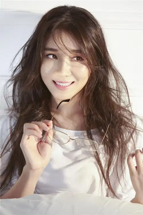 蓉卓居家写真甜美来袭慵懒文艺不失俏皮