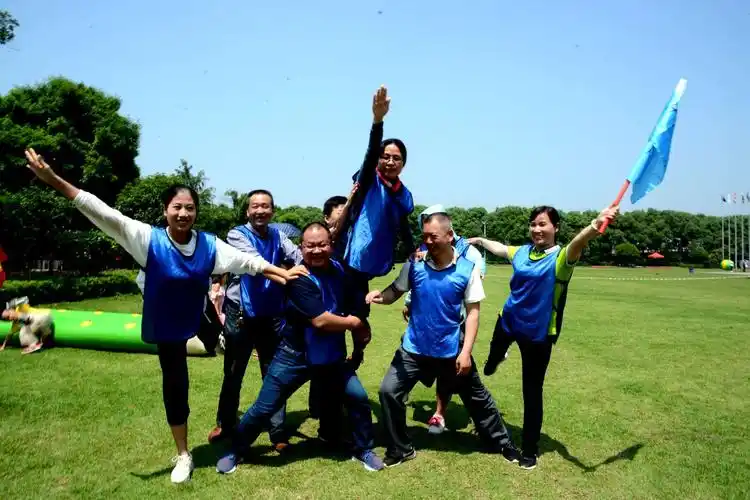 商务团队竞风流,克难攻坚我最牛——湘乡市商务局工会千龙湖拓展纪实