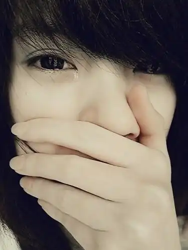 无比伤心的哭泣女生图片代入感很强已经开始伤心了