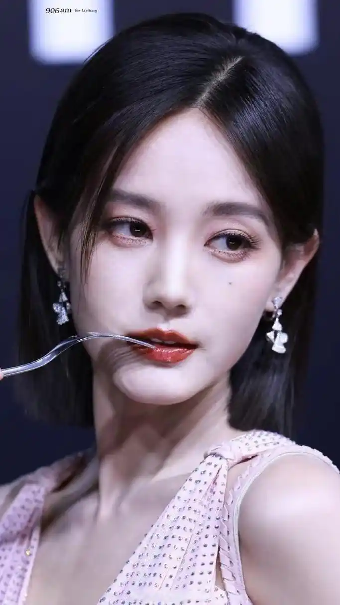 李一桐照片合集,温柔似水