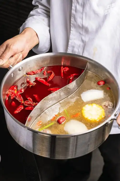 魔都「精致火锅潜力黑马」空降新天地,格调拉满!_潮汕_部位_锅底