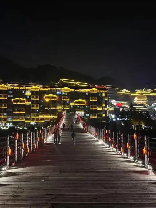 茅台夜景美如画一句窝行天下