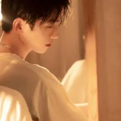 我喜欢冷冷的的样子男生头像qq高冷