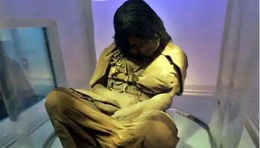 原创6700米山顶惊现14岁冰冻少女历经500年后尸体为何没有腐烂