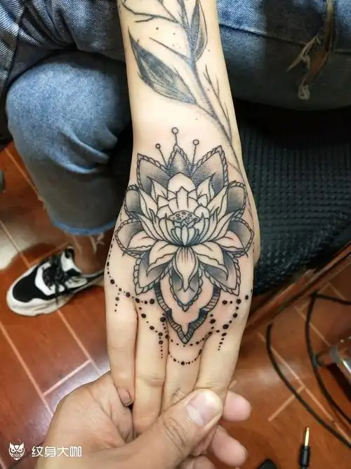 手背_纹身图案手稿图片_大师兄的纹身作品集