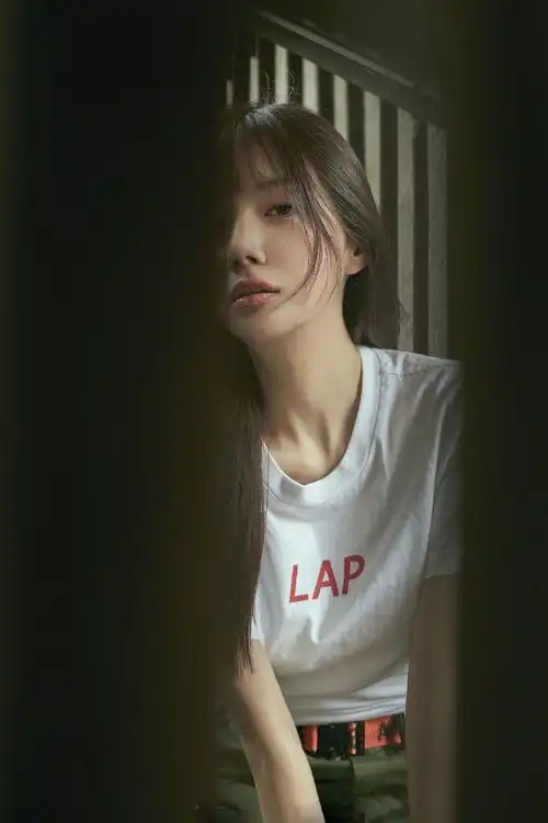 郑雅文清爽干练街拍写真图片