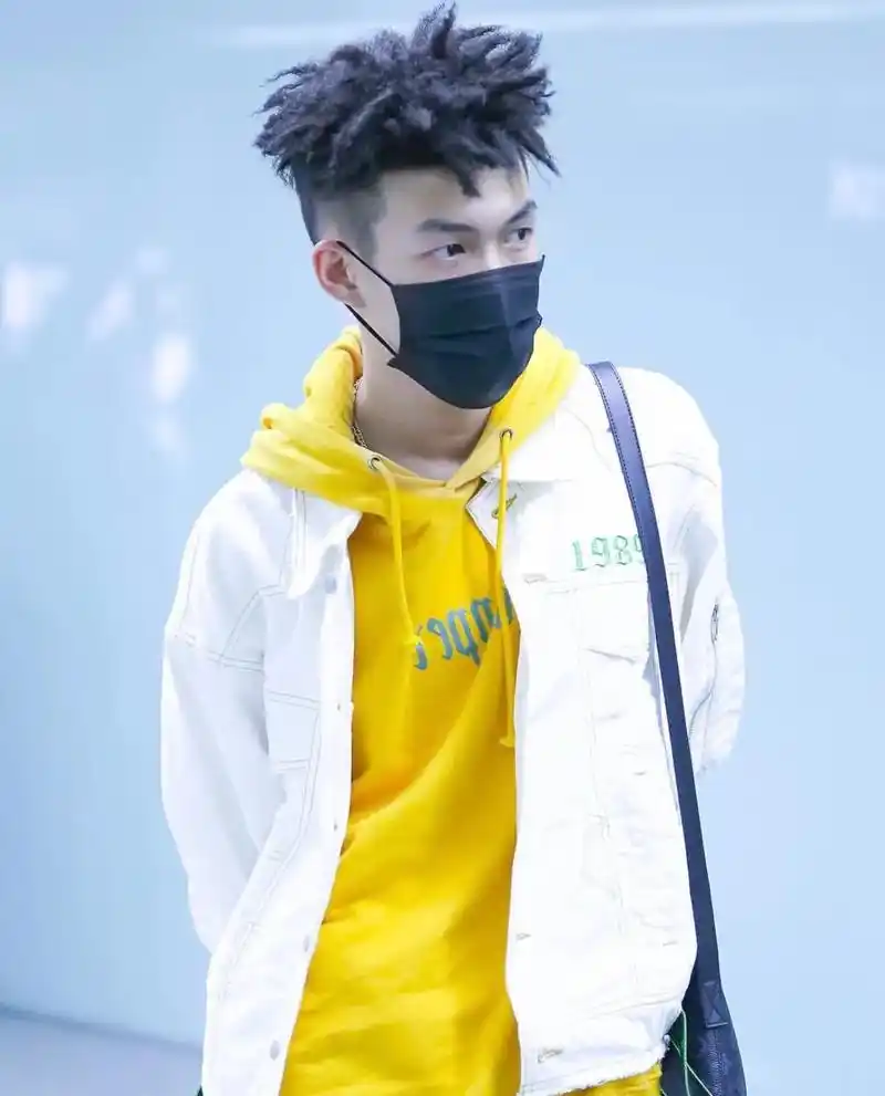 贝贝李京泽壁纸|761508.2017102776152017100 - 抖音