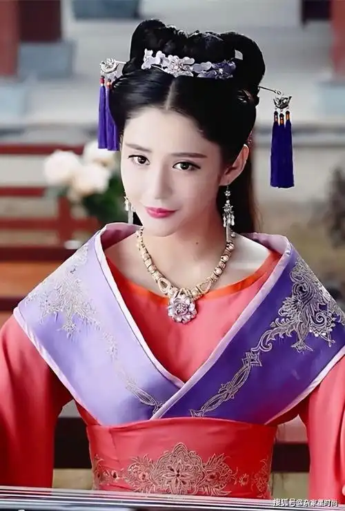 她相继出演了《花谢花飞花满天》,《终极西游》,《九州·海上牧云记》