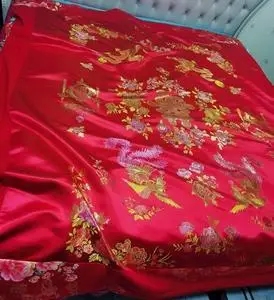 全新包邮,杭州七彩软缎被面带拉链被套,被面是七彩软缎金丝线绣