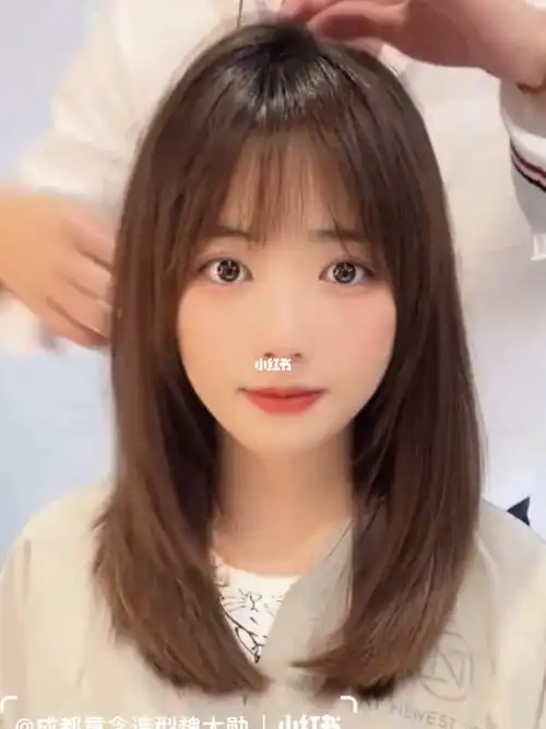 圆脸女生必备减龄修饰脸型发型