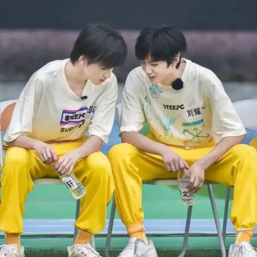 "宋亚轩 刘耀文就是最好的文案"_时代少年团_宋亚轩_文案_刘耀文_tnt