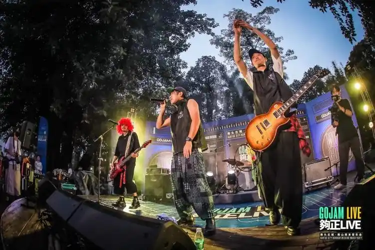 6/11雨后黑蝇乐队户外专场