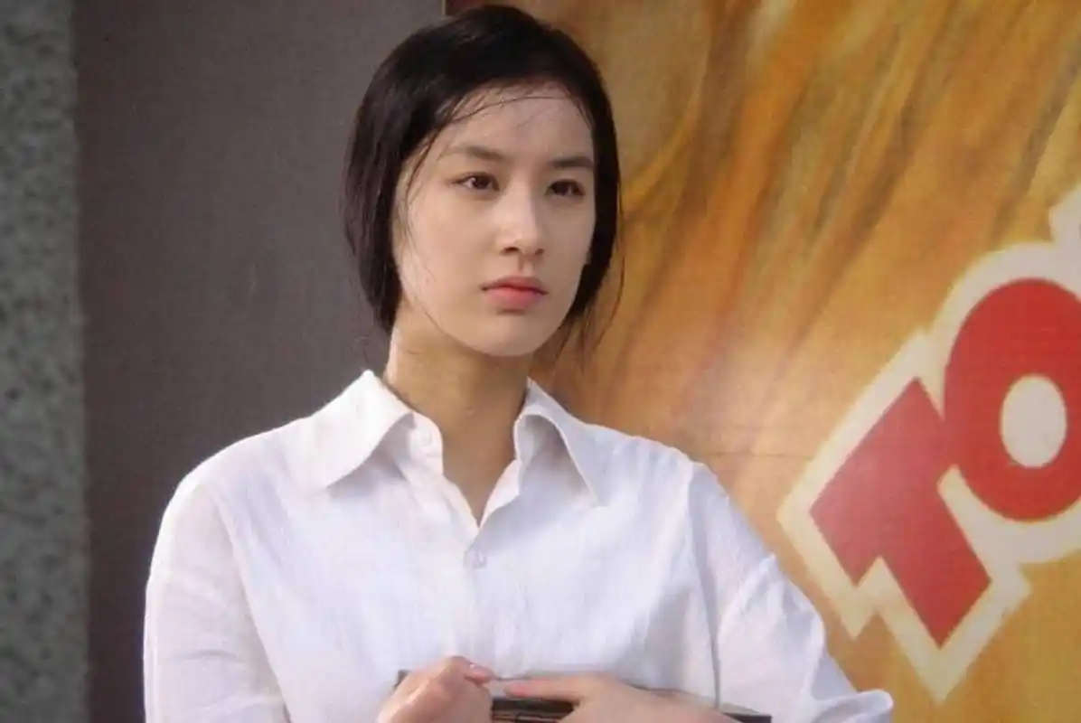 提起黄圣依我们总会想到她在《功夫》中的扮相,实在是惊艳了众人.