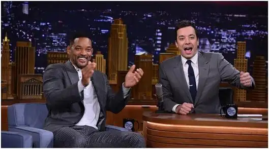 ">nbc /a>于1954年创办的一台晚间谈话类和综艺类节目,是美国家喻户