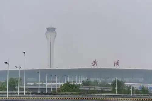 实地探访国内最高的武汉天河机场塔台,揭秘空管气象观测员如何观云识