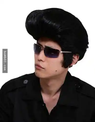 忽然变成飞机头了,大家应该知道这种发型其实是日本飙车族或是小混混