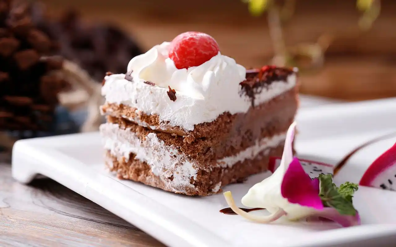 香甜美味的水果蛋糕图片桌面壁纸