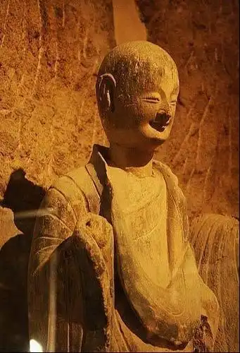 "东方的微笑"泥塑