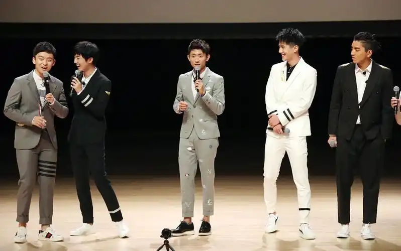 张一山真实身高多高(谎报身高的明星)