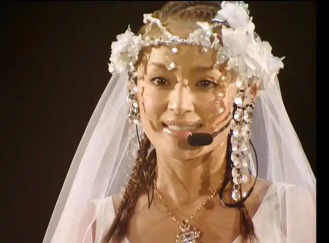 【1080p】滨崎步-倾国倾城,百米婚纱惊艳初登场 m