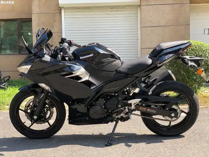 鞍骑机车21款川崎ninja400