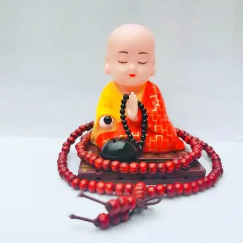 小和尚件卡通红静心心香水汽车系太阳能摆汽车用摆件
