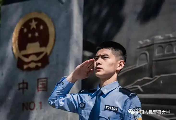 所有人请和我一起换上警察节专属头像和壁纸吧