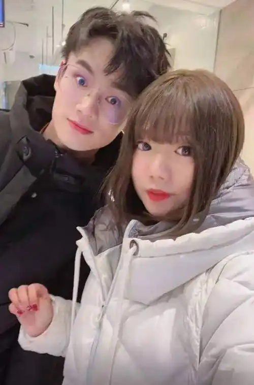 kpl"宠妻狂魔"有哪些?梦泪给校花女友巨额红包,最拼的是瓶子_丸子