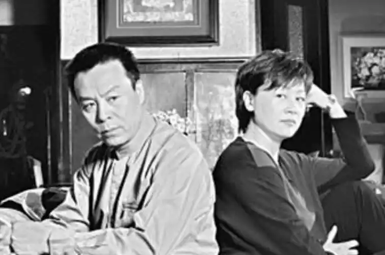 著名演员储智博24岁娶初恋做妻子如今明星女儿让他骄傲让他忧