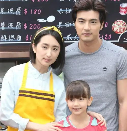 曝贺军翔背着妻子吻辣妹葛斯齐称手握猛料经纪人不敢正面回应