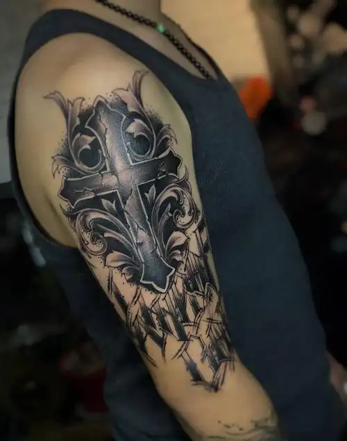 十字架纹身图片