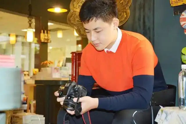 牛快乐星球邢凯轩近照曝光已是188cm男神还保研北大