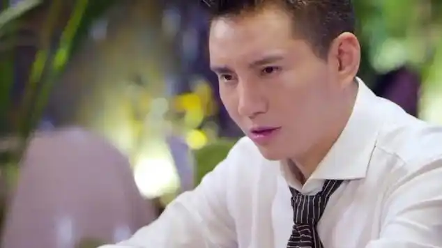 暖男记佟俊铭总裁身份暴露,梁馨直接不理他,只好借酒消愁|爱情剧