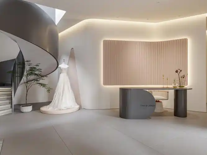 一个小小的婚纱店.幸福开始的地方