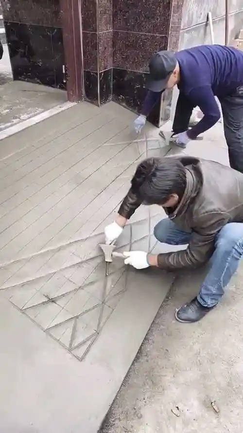 农村大门口斜坡的花纹是如何做出来了现在让你看看整个过程